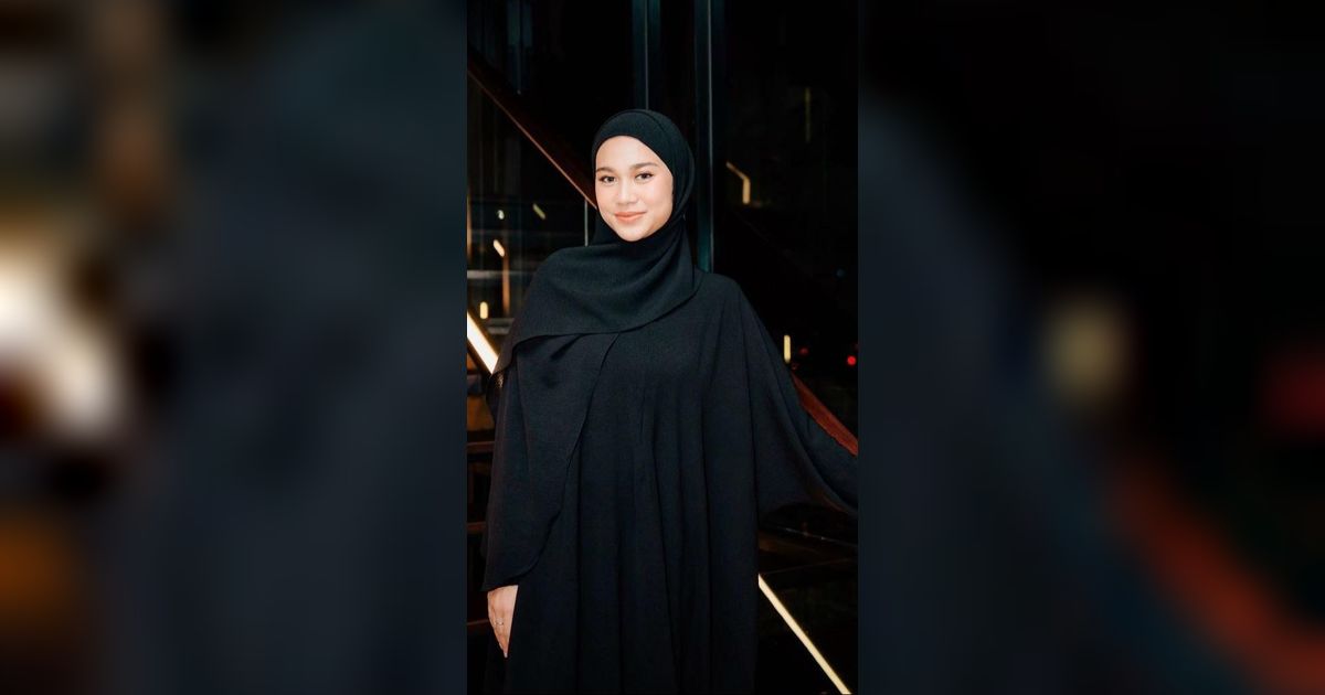 Azizah Salsha Tampil Religius Usai Isu Selingkuh, Istri Pratama Arhan Berangkat Umrah