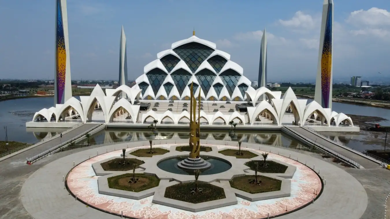 Safari Spiritual: Mengintip Keindahan 5 Wisata Religi Islam di Kota Kembang