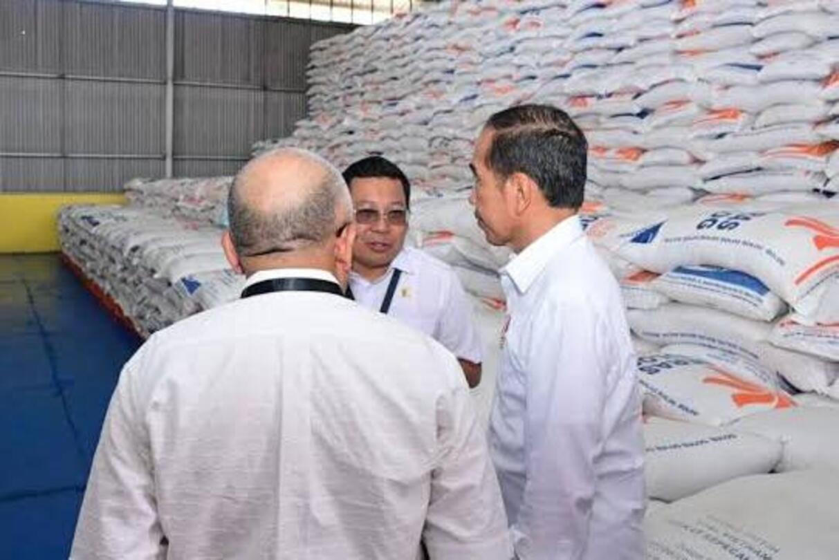 Presiden Jokowi Jelaskan Penyebab Tingginya Harga Beras Akibat Skema Impor FOB