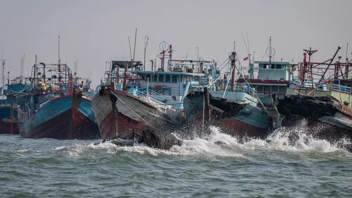 BMKG: Peringatan Gelombang Tinggi hingga 2,5 Meter di Perairan Indonesia