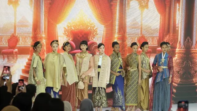 Tenun Tradisional dalam Sorotan Modern di JFW 2025