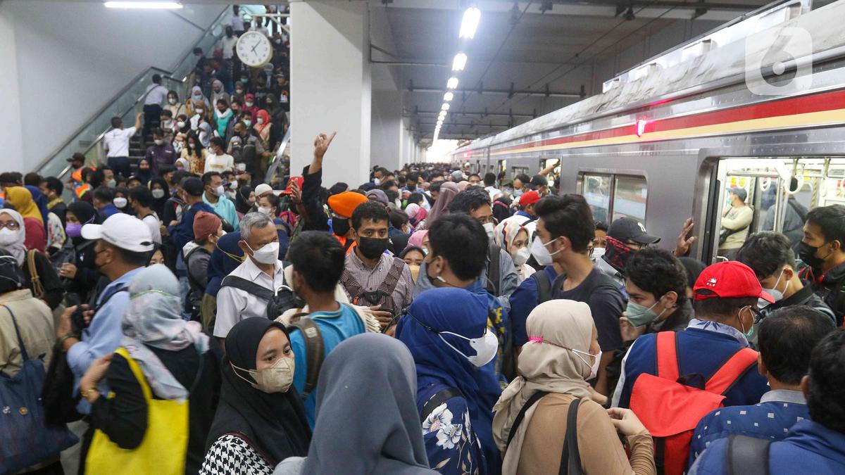 Arah Persimpangan Jalan bagi Kelas Menengah