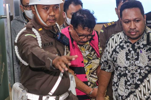 Ketiga Hakim PN Surabaya Terjaring OTT, Suap Miliaran Ditemukan di Tangan Pengacara Tersangka